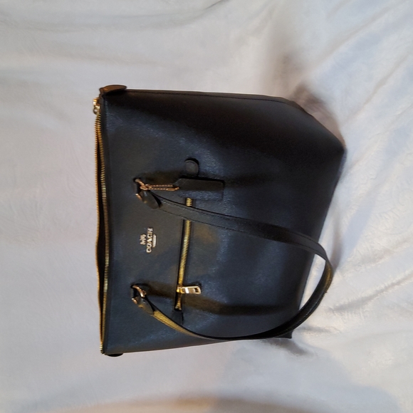 Coach Ava - Picture 2 of 6